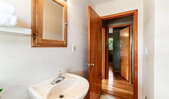 21 Alder Ln, Burlington, VT 05401