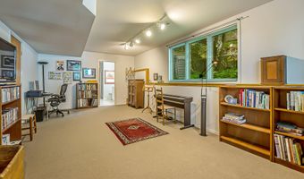 555 Glendale Cir, Ann Arbor, MI 48103