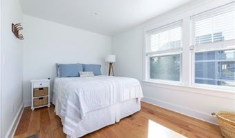808 W Beach Rd, Charlestown, RI 02813