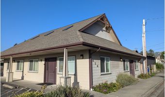 616 HEMLOCK St, Brookings, OR 97415
