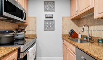 21 Starr Dr 207, Narragansett, RI 02882