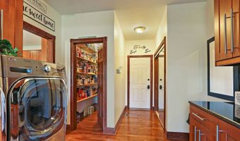 575 Hidden Creek Dr, Antioch, IL 60002