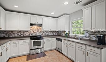 8 Waccamaw Way, Beaufort, SC 29906