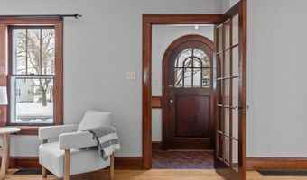 209 W PARKWAY Blvd, Appleton, WI 54911