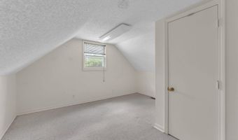 662 E 1452 Rd, Baldwin City, KS 66006