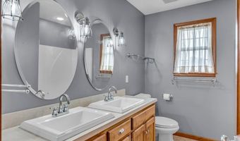 987 N 640 Rd, Baldwin City, KS 66006