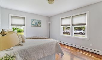 6 Ansonia Ave, Bristol, RI 02809