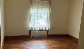 12 Oakland Ave, Johnston, RI 02919