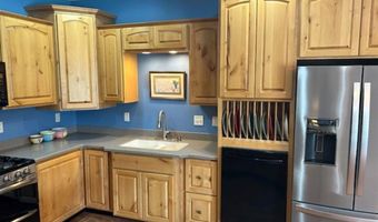 184 S 1st St W, Cowley, WY 82420