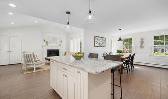 70 Jefferson Dr, East Greenwich, RI 02818