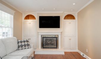 2403 Guenever Ct, Altoona, IA 50009