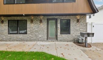 14 Redwood St, Bergenfield, NJ 07621