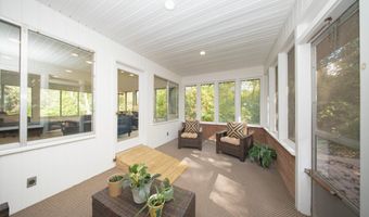 1365 Chalmers Dr, Ann Arbor, MI 48104