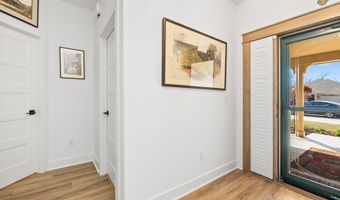 4928 N Prestwick Ave, Bel Aire, KS 67226