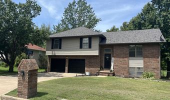 829 Rosemary Ave, Aurora, MO 65605