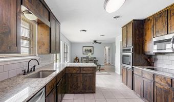1411 Parker Dairy Rd, Alvord, TX 76225