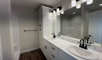 1503 Highlander Ln, Aurora, NE 68818
