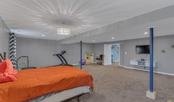 8244 SW Indian Hills Rd, Auburn, KS 66402