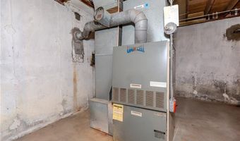 189 Poplar Dr, Cranston, RI 02920