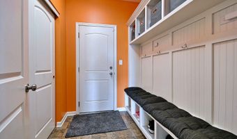 1128 Kingsmill Dr, Algonquin, IL 60102