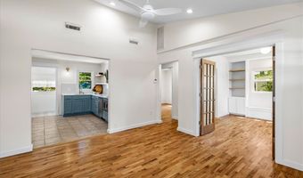 804 NW B St, Bentonville, AR 72712
