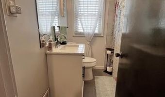 15854 Englewood Ave, Allen Park, MI 48101