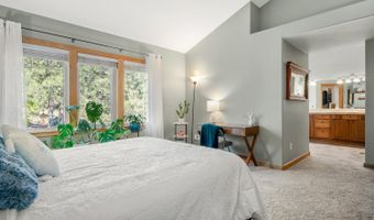 335 NW 17th St, Bend, OR 97701