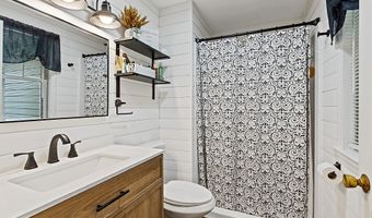 279 Dunn Rd, Belgrade, ME 04917