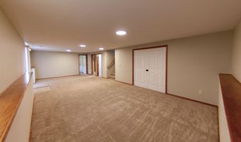 707 S Hedgewood Cir, Andover, KS 67002