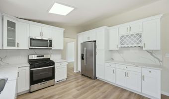506 Forrest Brook Dr, Absecon, NJ 08205