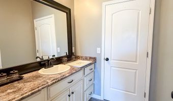 765 Max Deen Dr, Baxley, GA 31513