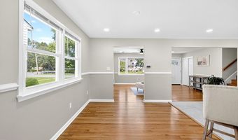 910 MONROE Ter, Dover, DE 19904