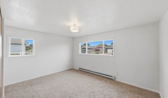 835 12TH St, Bandon, OR 97411