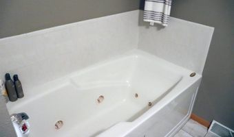 729 S 16th St, Bismarck, ND 58504