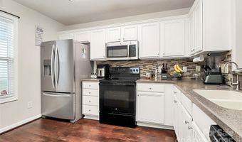 7707 Brisbane Ct, Charlotte, NC 28215