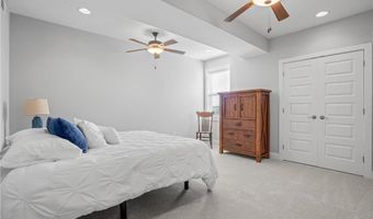 4313 Lakeview Ter, Basehor, KS 66007