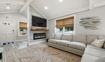 321 Saint George St, Bay St. Louis, MS 39520
