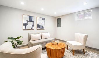 132 N GLADDEN St N, Alexandria, VA 22304