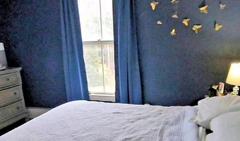 423 Hammond St, Bangor, ME 04401