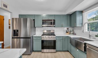 250 Point Pleasant Ave, Bayville, NJ 08721