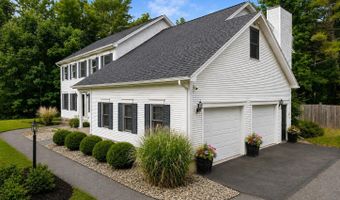 54 Trillium Trl, Bangor, ME 04401