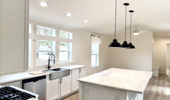 295 Pine Dr, Altoona, WI 54720