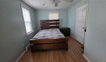 18 Glen St, East Providence, RI 02915