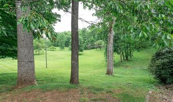192 Lakeshore Dr, Albany, KY 42602