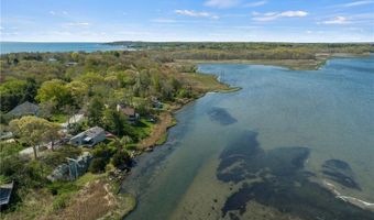 64 Starr Dr, Narragansett, RI 02882