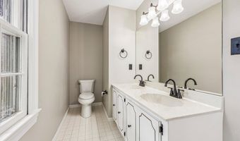 3802 IVANHOE Ln, Alexandria, VA 22310