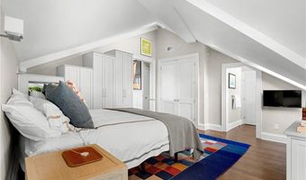 50 School St 7, Newport, RI 02840