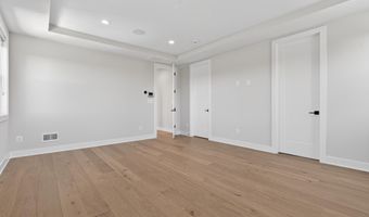 881 N MANCHESTER St, Arlington, VA 22205