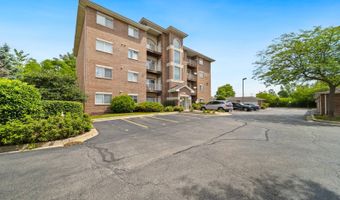 941 N Swift Rd 201, Addison, IL 60101