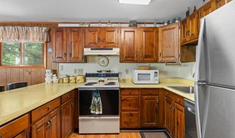 70 Meredith Ln, Barnstead, NH 03225